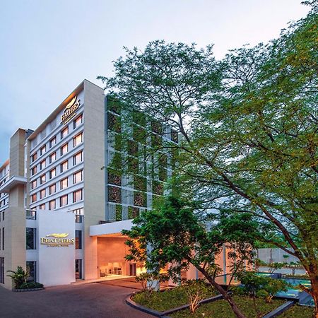 Feathers- A Radha Hotel, Chennai Bagian luar foto